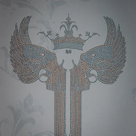 The Hidden Bank: Silver Bullet Апартамент