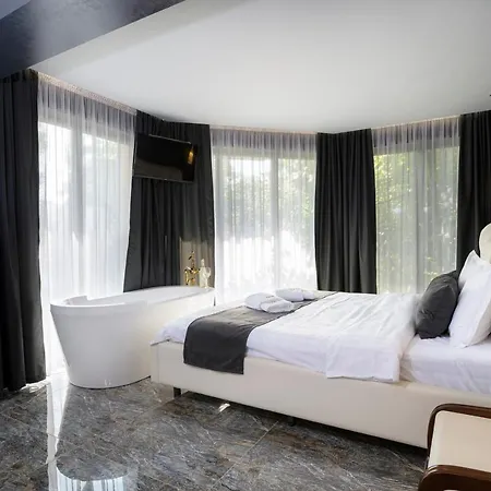 The Hidden Bank: Silver Bullet بلوفديف