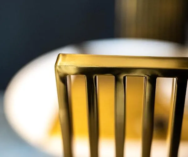 The Hidden Bank: Silver Bullet Appartement *