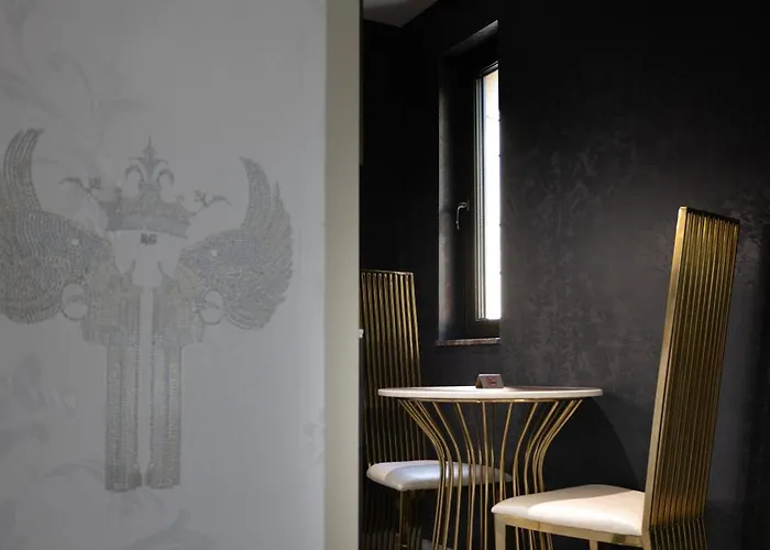 The Hidden Bank: Silver Bullet Appartement *