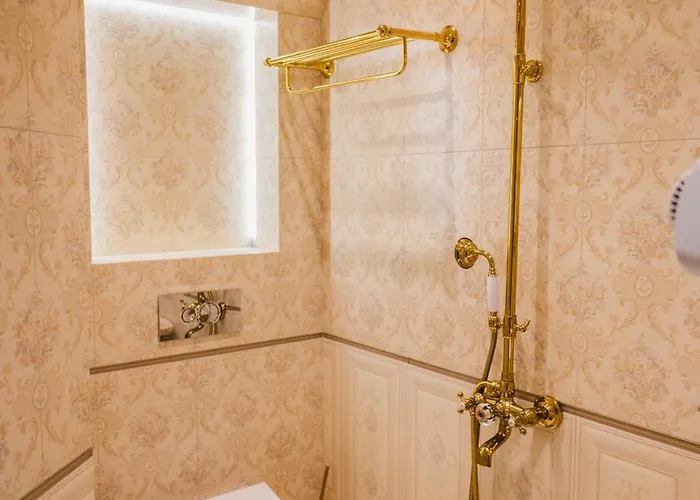 The Hidden Bank: Silver Bullet Apartament *